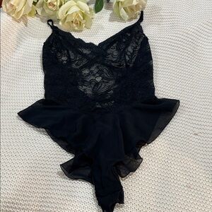🌹Vintage 1996 Victoria's Secret Black Lace Chemise